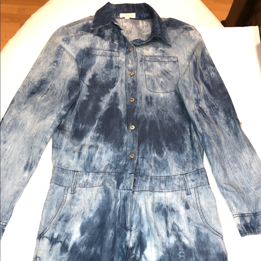 Pre owned long sleeve romper